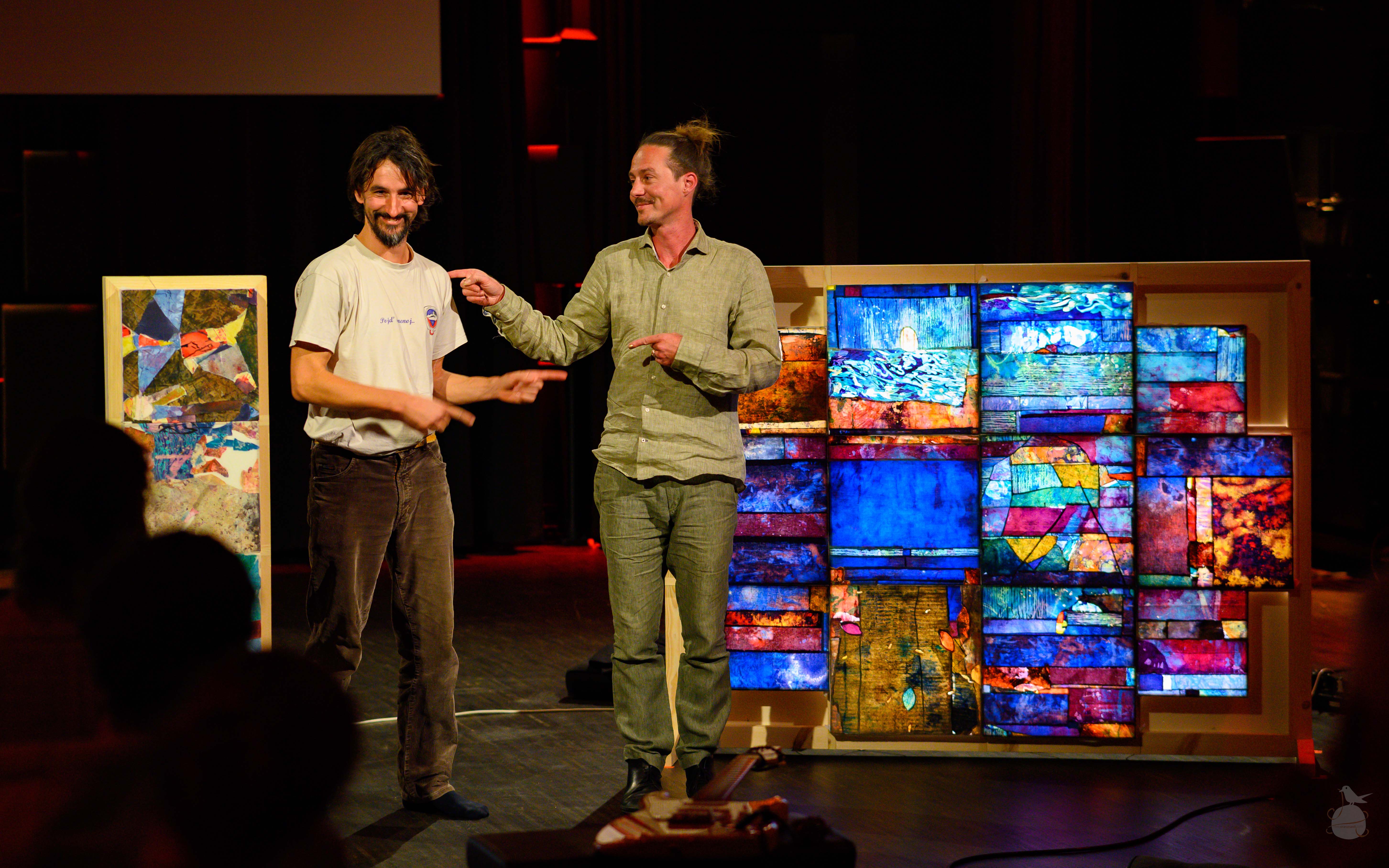 Mirko Malle & Marko Arich: Colour Conducting meets performing Micro-Acoustic Architecture