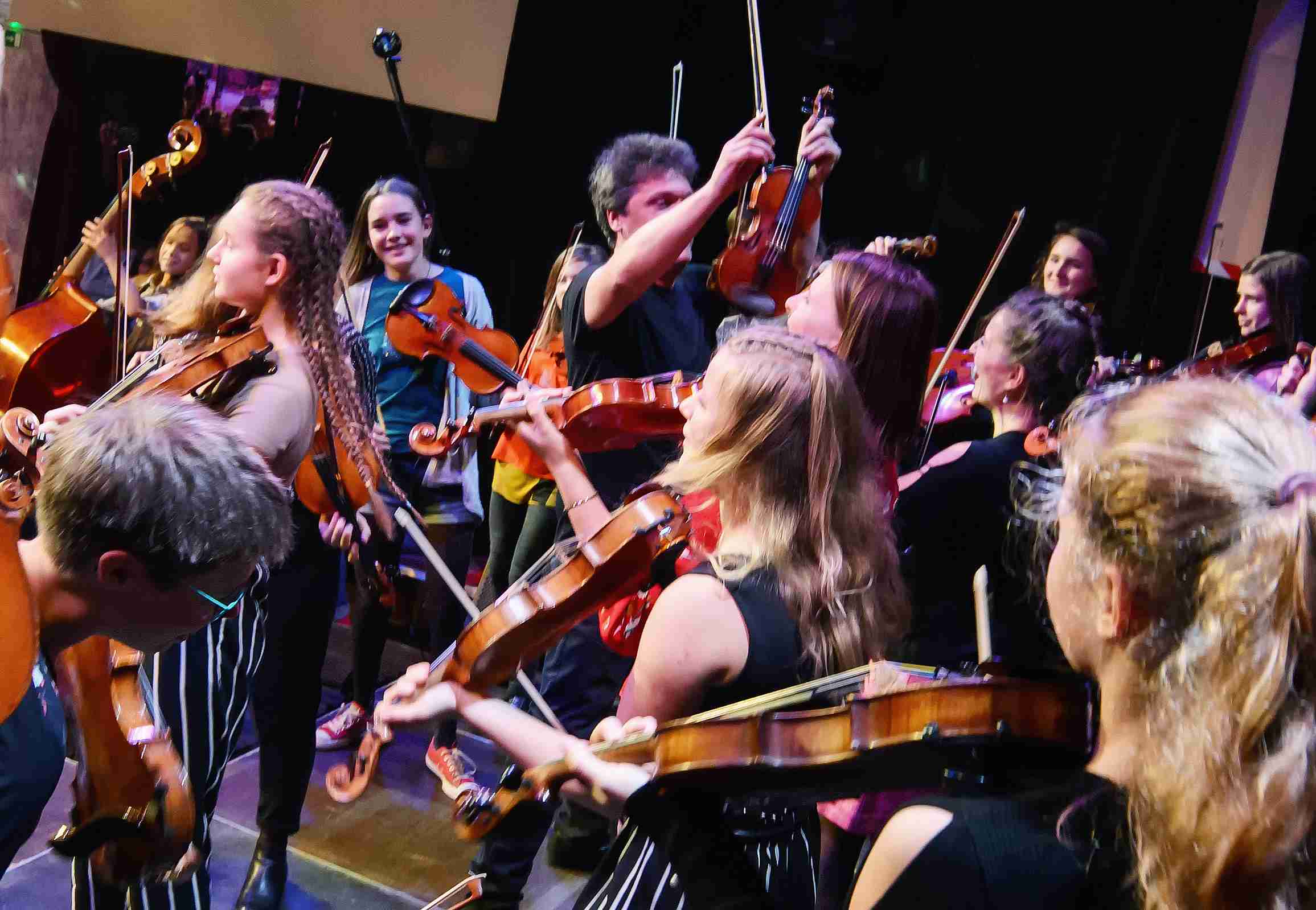 Sozvočja sveta: Too Bett Violins, Fiddle Gang Jam
